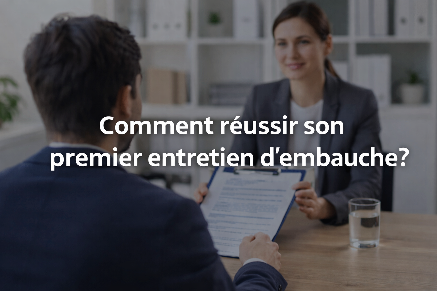 كيف تنجح في أول مقابلة عمل؟ الدليل الشامل للتحضير والنجاح من أول محاولة